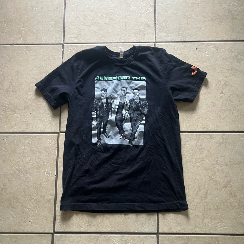 Jonas Brothers Remember This Tour 2021 t-shirt Men’s Large Short Sleeve Graphic